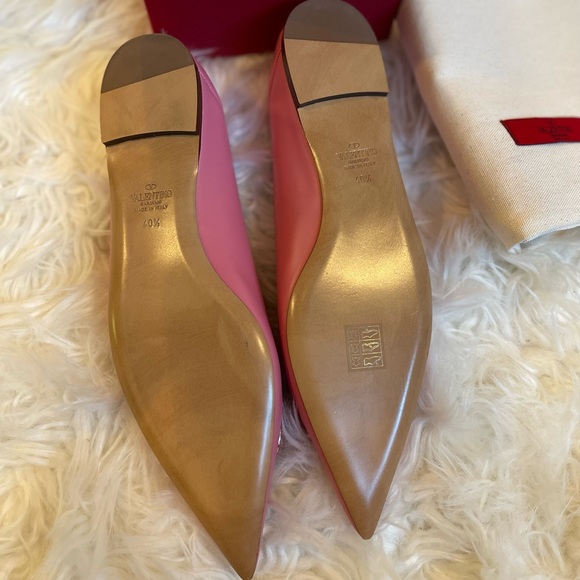 Valentino Logo Flats - Picture 5 of 6